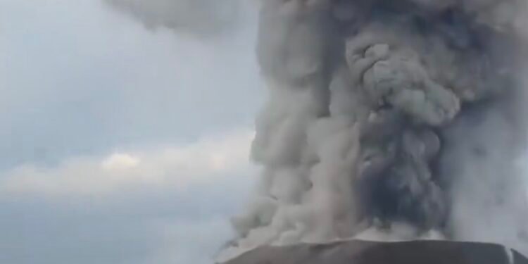 Video viral de erupción del volcán Santiaguito sorprende a Guatemala, aunque imágenes podrían no ser recientes
