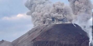 Prohibición de ascenso al Santiaguito en Guatemala por peligrosa actividad volcánica