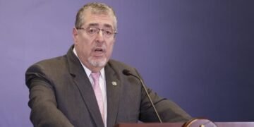 Mandatario guatemalteco anuncia ofensiva contra Mara Salvatrucha en medio de repunte de violencia