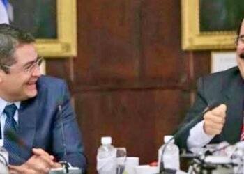 Honduras: Expresidente Hernández desmiente audios sobre EE UU e Israel, mientras Manuel Zelaya denuncia complot internacional