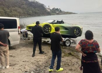 Vacío legal en Guatemala deja sin regulación a “jetcar” tras desaparición en el lago de Atitlán