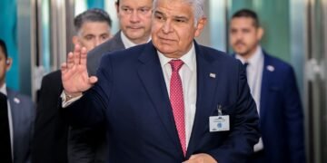 Gobierno panameño ha interpuesto 350 denuncias penales por irregularidades de funcionarios, asegura Mulino