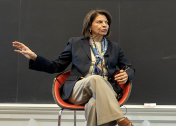 Expresidenta de Costa Rica advierte retroceso global de la democracia
