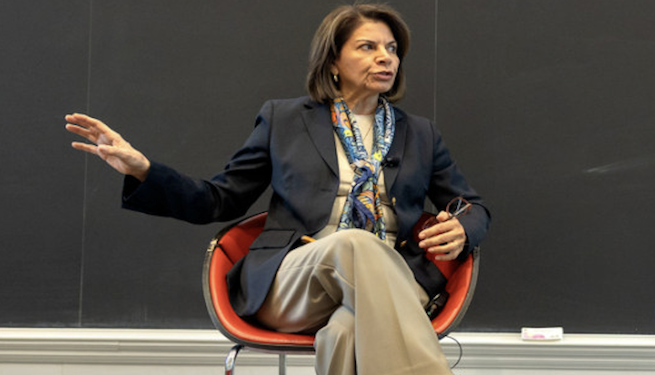 Expresidenta de Costa Rica advierte retroceso global de la democracia