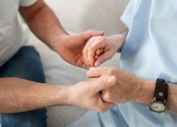 Casos de Parkinson temprano se triplican en Latinoamérica y advierten impacto hacia 2050