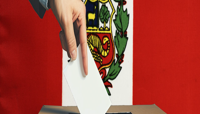 El ‘déjà vu’ electoral peruano: 35 candidatos, volatilidad y el eterno voto del mal menor