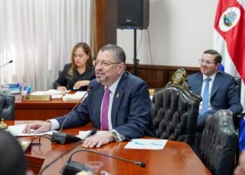 Rodrigo Chaves dice deja la presidencia de Costa Rica “en paz y alegre” y pone la mira en el poder judicial