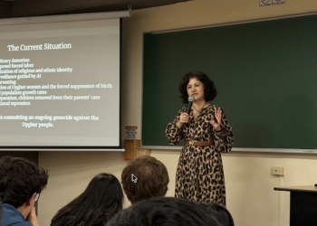 Activista alerta a guatemaltecos sobre la manipulación de la propaganda china a través de visitas controladas