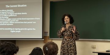 Activista alerta a guatemaltecos sobre la manipulación de la propaganda china a través de visitas controladas