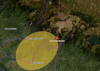 Volcán Santiaguito expulsa ceniza y genera alerta en el occidente de Guatemala