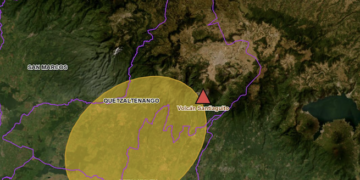 Volcán Santiaguito expulsa ceniza y genera alerta en el occidente de Guatemala