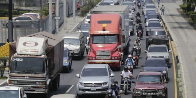 Guatemala prevé bloqueos en cuatro rutas clave hacia la capital durante el retorno de Semana Santa