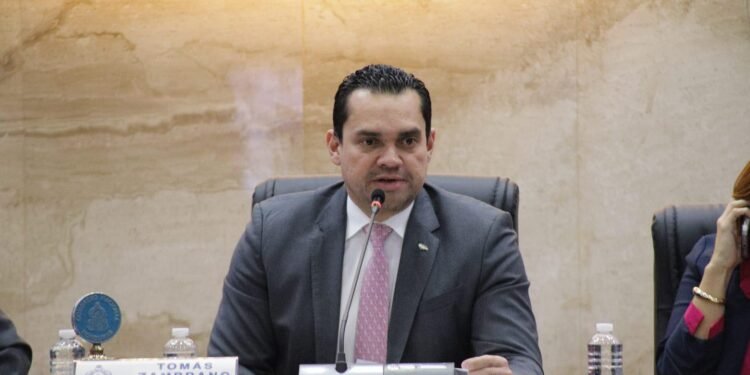 Presidente del Congreso hondureño dice juicio político no es revanchismo, persecución, amenaza ni venganza