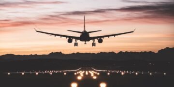 Centroamérica avanza hacia vuelos “domésticos”: El Salvador, Guatemala y Honduras negocian bajar costos y eliminar trámites