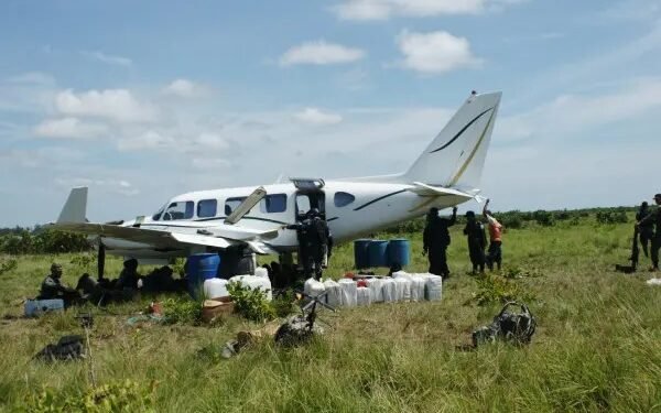 Desplome del 80% en intercepciones de narcoavionetas durante gobierno de Castro revela cambio en rutas del narcotráfico en Honduras