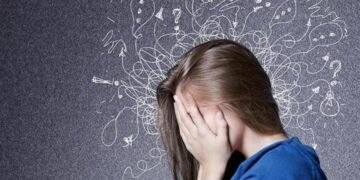 Centroamérica frente a una “crisis silenciosa”: hasta 60 % de jóvenes sufre ansiedad digital por redes sociales