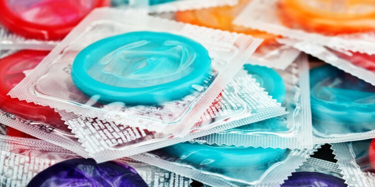 Condones subirían hasta 30 % por crisis en Irán: impacto global amenaza acceso en países en desarrollo