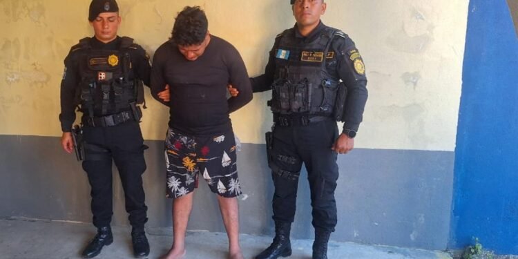 Captura en video: detienen en Guatemala a hombre acusado de agresión sexual durante operativo de Semana Santa