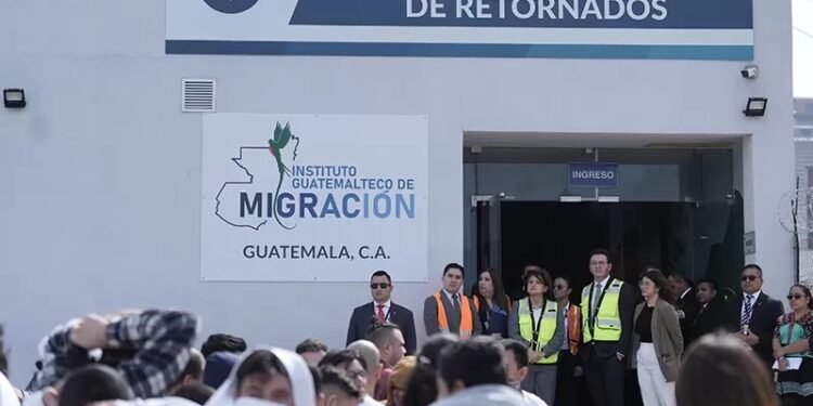 Más de 11,800 migrantes han retornado a Guatemala en 2026 y el gobierno activa plan de reintegración