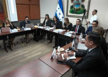 Congreso hondureño concluye entrevistas y pasará a revisar evidencias en juicio político a consejero y magistrados electorales