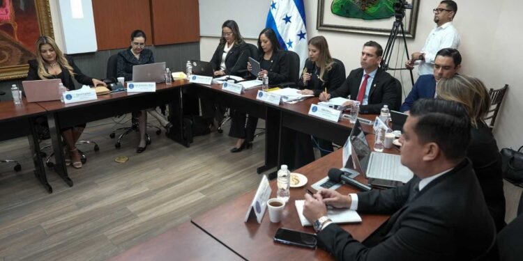 Congreso hondureño concluye entrevistas y pasará a revisar evidencias en juicio político a consejero y magistrados electorales