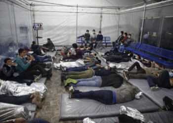 16 muertes de migrantes bajo custodia de ICE en Estados Unidos encienden alarmas por crisis humanitaria