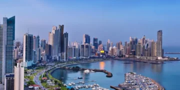 Gobierno panameño restringe viajes internacionales de funcionarios por alza de precios de combustibles