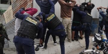 Guatemala ejecuta 164 allanamientos y desarticula 5 estructuras de extorsión ligadas a pandillas