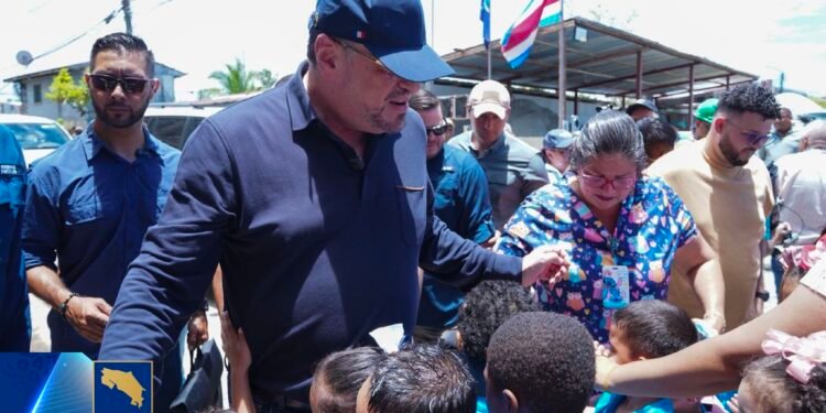 Costarricenses califican con 6.7 a Rodrigo Chaves para el final de su gestión como presidente