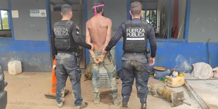 Costa Rica detiene a 12 nicaragüenses por minería ilegal en Crucitas pese a acuerdos fronterizos