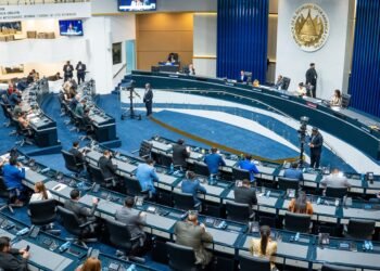 Asamblea salvadoreña ratifica reformas constitucionales para diputados de la diáspora y cambiar elección de Tribunal Electoral