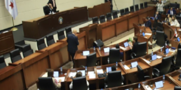 Panamá aprueba ley que impone 15% de impuesto a empresas por rentas pasivas extranjeras