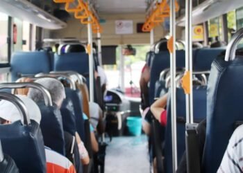 Costa Rica aprueba alza en tarifas de buses y taxis