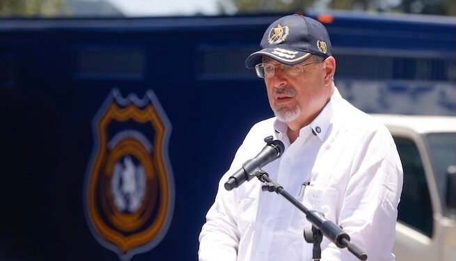 Arévalo asegura que está poniendo orden al caos de las cárceles guatemaltecas