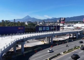 Anuncian cierres temporales en la calzada Roosevelt de la Ciudad de Guatemala por obras en paso a desnivel