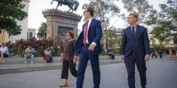 Subsecretario EEUU lidera delegación empresarial en busca de nuevas inversiones estratégicas en El Salvador
