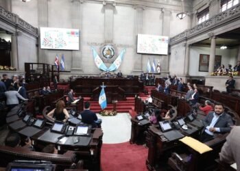 Estados Unidos urge a Guatemala aprobar ley contra lavado de dinero