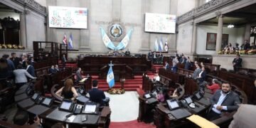 Estados Unidos urge a Guatemala aprobar ley contra lavado de dinero