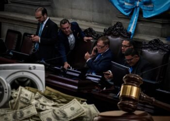 Guatemala enfrenta trabas en ley antilavado: Congreso necesita 107 votos y el receso complica acuerdos