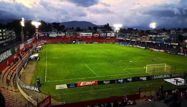 Xelajú busca remontada histórica ante Municipal este sábado en la final guatemalteca