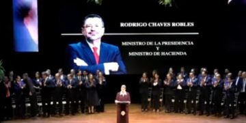 La presidenta electa de Costa Rica anuncia su nuevo gabinete y le da dos puestos a Rodrigo Chaves