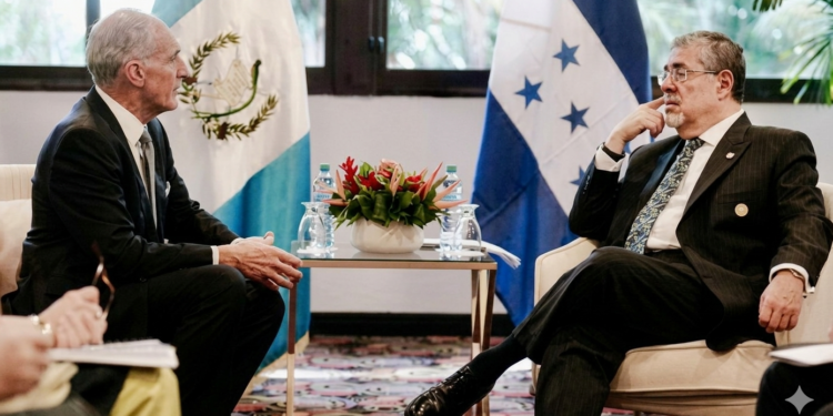 Presidentes de Honduras y Guatemala buscan fortalecer agenda de comercio, seguridad e inversión en reunión bilateral