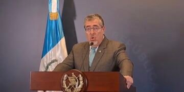 Presidente de Guatemala dice que anunciará a fiscal general cuando se resuelvan impugnaciones y recalca que este no estará al servicio del Ejecutivo