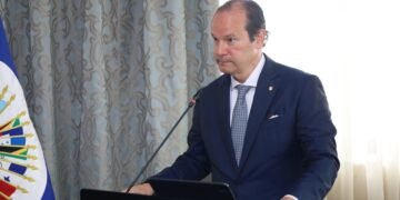 Canciller de Panamá vuelve a pedir respeto a soberanía nacional ante detención de buques en China, en medio de polémica por viaje de diputados