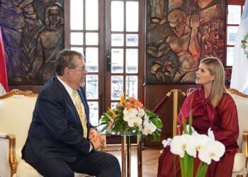 Presidente de Guatemala ofrece apoyo en democracia y unidad a Laura Fernández antes del cambio de mando en Costa Rica
