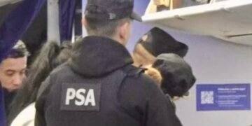 Escándalo en vuelo de Copa Airlines desde Panamá termina con dos pasajeros detenidos en Argentina por “exhibiciones obscenas”