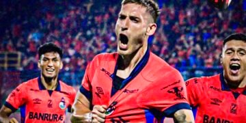 Municipal golea a Xelajú 4-1 en la ida de final del futbol de Guatemala y queda cerca del título 33