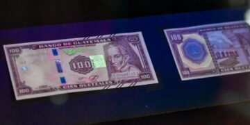 Guatemala pondrá en circulación nuevo billete conmemorativo de 100 quetzales