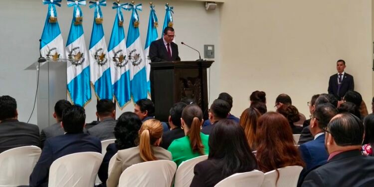 Nuevo fiscal general de Guatemala promete fin de favoritismos políticos en el Ministerio Público
