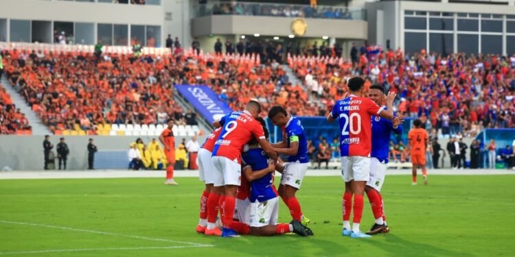 FAS arrolla al Águila 3-0 en la final del Clausura y se corona campeón en El Salvador
